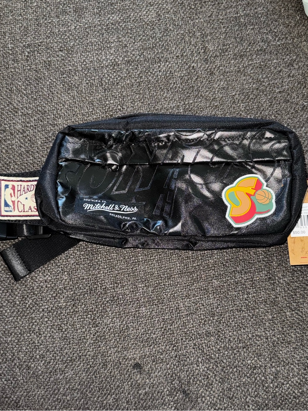 Vintage Mitchell & Ness Black Belt Bag Seattle SuperSonics